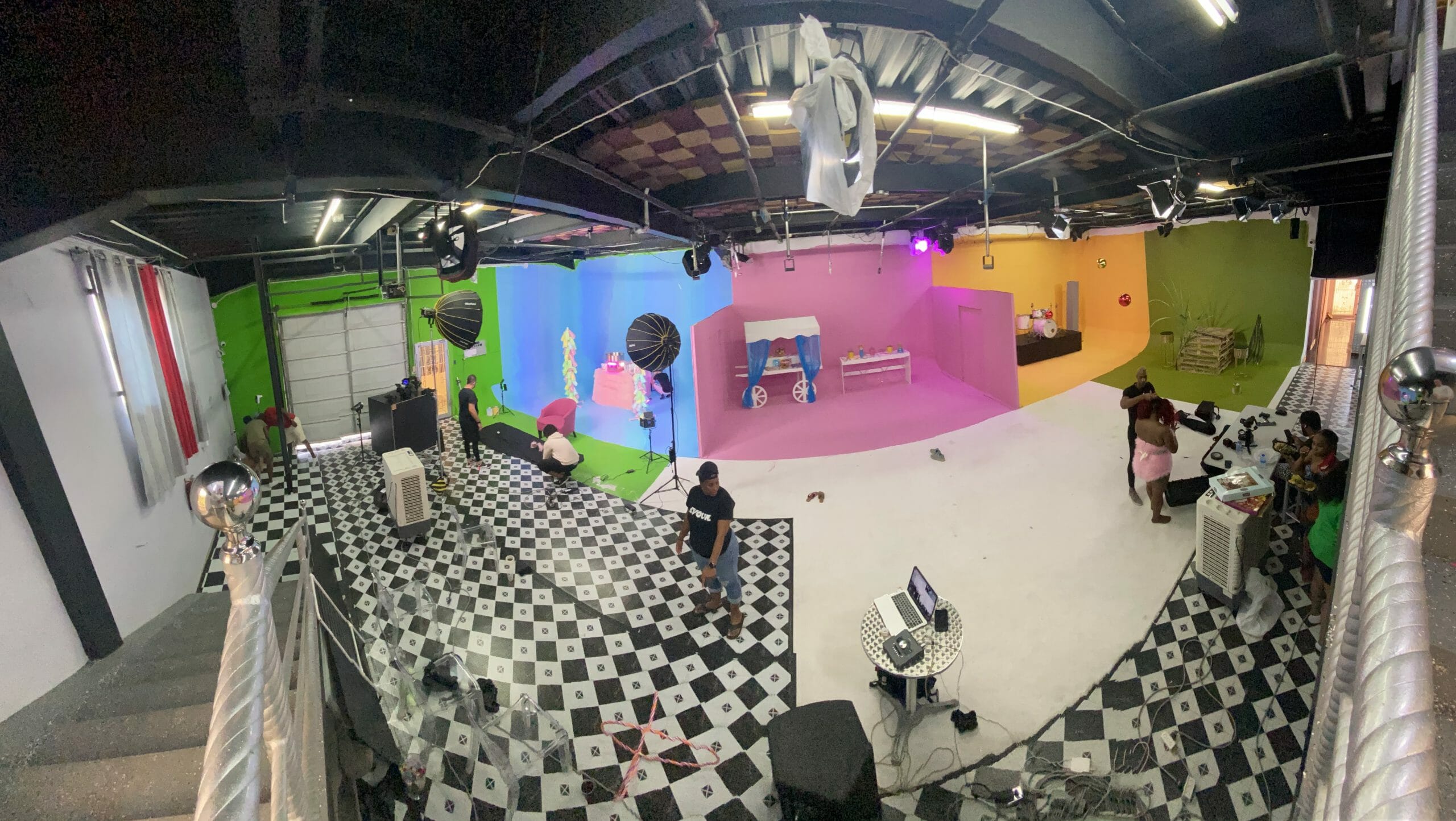 gallery grid image